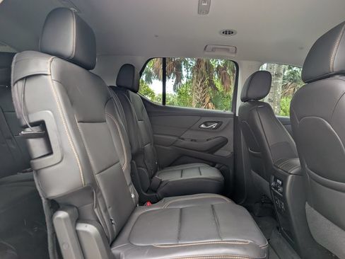Used 2020 Chevrolet Traverse RS FWD image 19