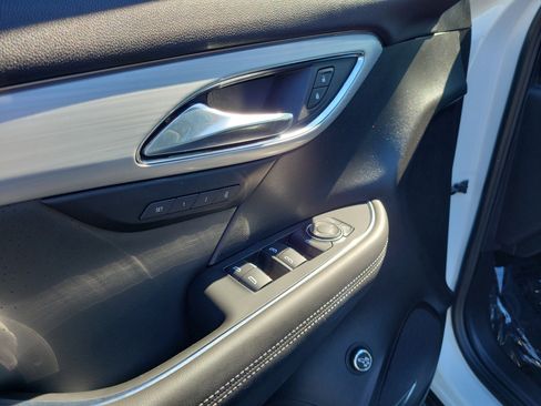 Used 2024 Buick Envision Avenir image 18