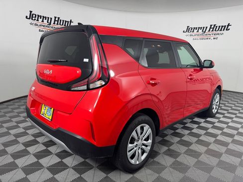 Used 2025 Kia Soul LX FWD image 6