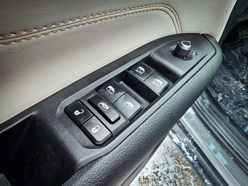 Certified 2022 Jeep Compass Limited image 11