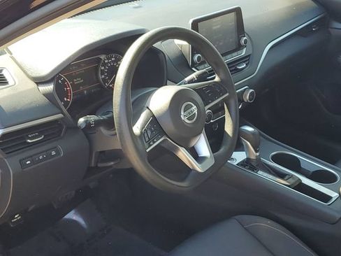 Used 2022 Nissan Altima 2.5 SV FWD image 8