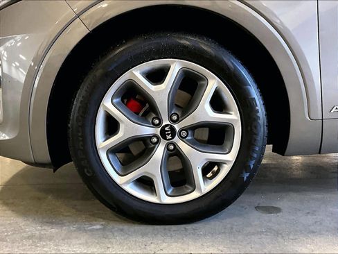 Used 2019 Kia Sorento SX image 7