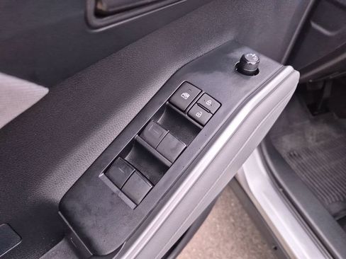 Used 2023 Toyota Highlander L FWD image 20