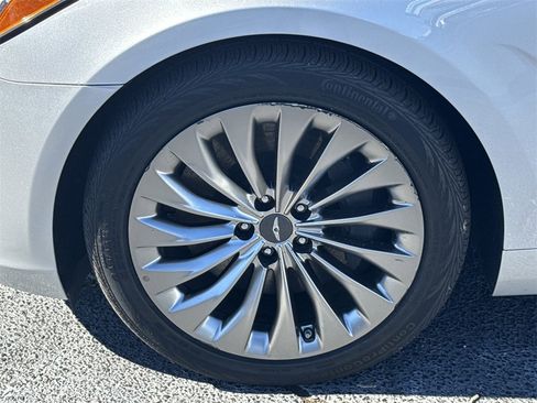 Used 2019 Genesis G90 3.3T Premium image 11