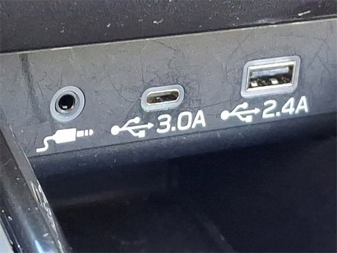 Used 2024 Subaru Legacy Limited image 27