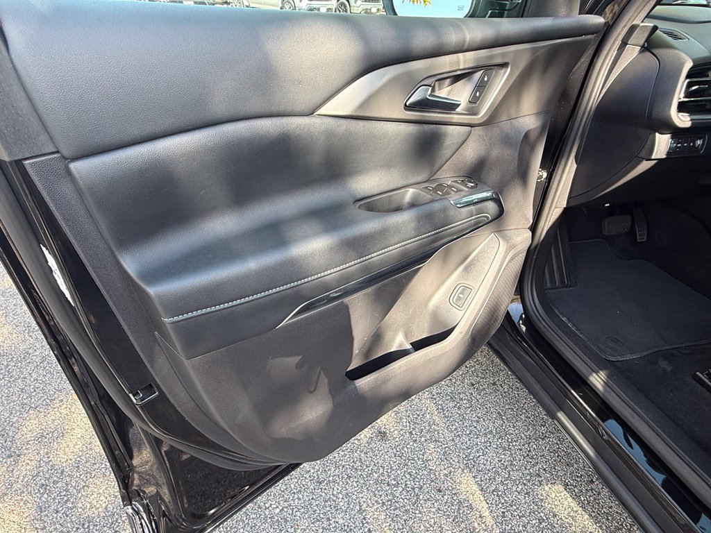 Used 2026 Chevrolet Traverse LT AWD/4WD image 14