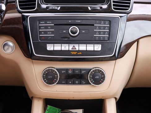 Used 2018 Mercedes-Benz GLE 350 w/ Premium 1 Package image 42