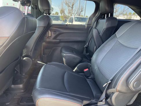 Used 2023 Toyota Sienna XSE w/ XSE Plus Package AWD/4WD image 13