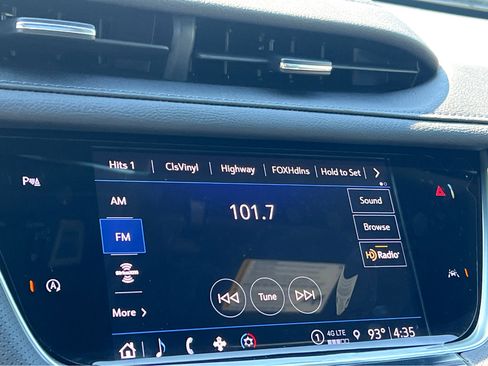 New 2025 Cadillac XT6 Luxury image 10