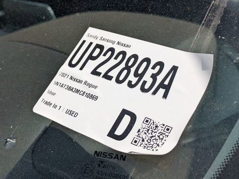 Used 2021 Nissan Rogue SV image 7