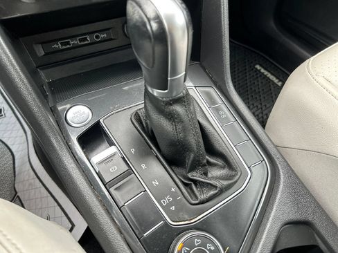 Used 2019 Volkswagen Tiguan SE w/ Panoramic Sunroof Package AWD/4WD image 29