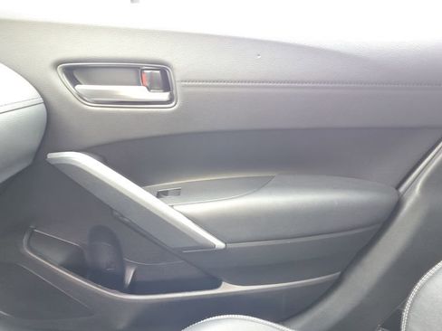 Used 2023 Toyota Corolla Cross XLE image 13