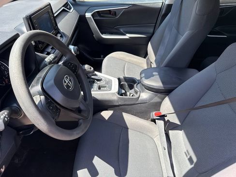 Used 2020 Toyota RAV4 LE w/ All Weather Liner Package AWD/4WD image 17