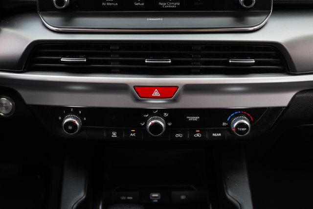 Used 2021 Kia Telluride LX AWD/4WD image 32