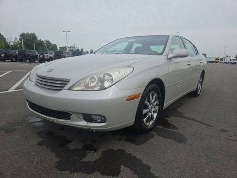 Used 2004 Lexus ES 330 FWD image 2