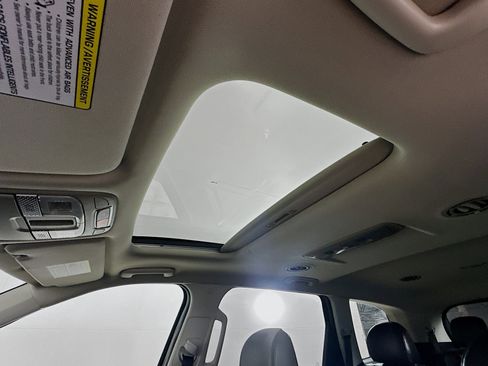 Used 2025 Kia Telluride S image 26