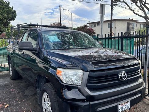 Used 2017 Toyota Tundra SR5 RWD image 1