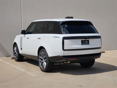 New 2025 Land Rover Range Rover SE image 3