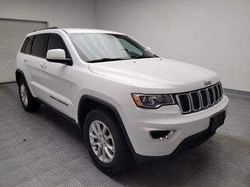 Used 2021 Jeep Grand Cherokee Laredo AWD/4WD image 13