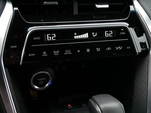 Certified 2024 Toyota Venza XLE AWD/4WD image 23