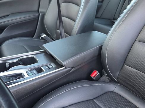 Used 2022 Honda Accord Sport image 11