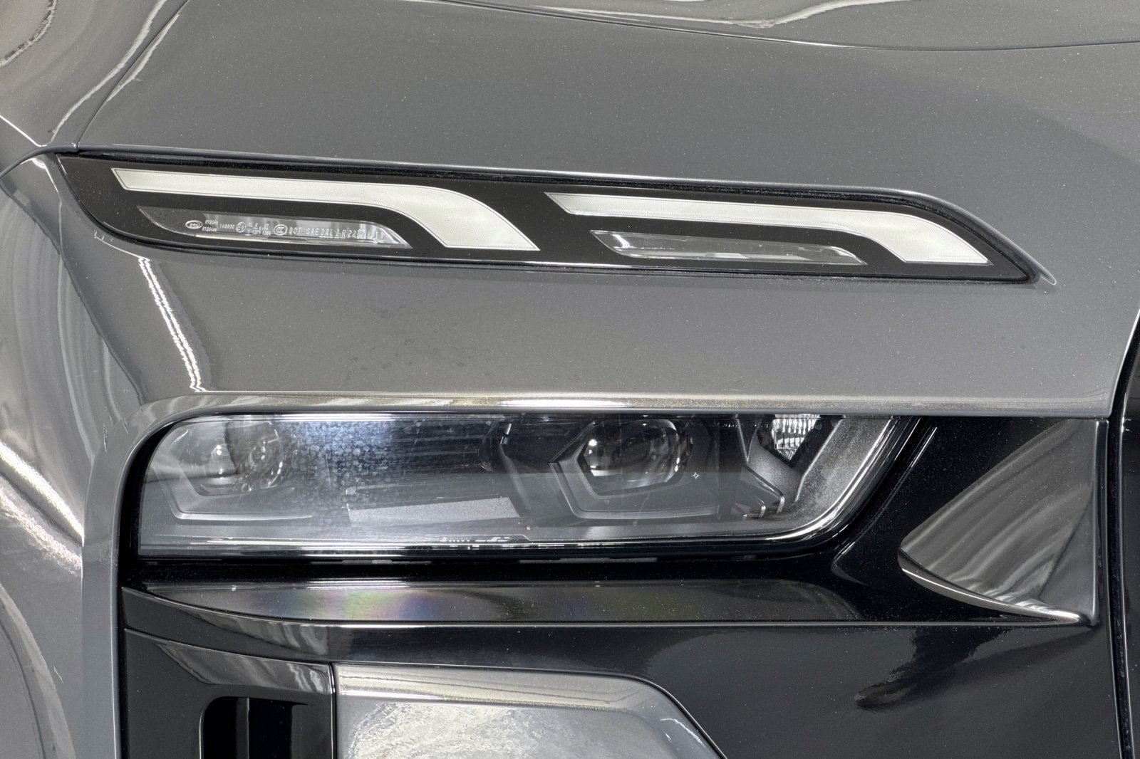 Used 2023 BMW i7 xDrive60 AWD/4WD image 12