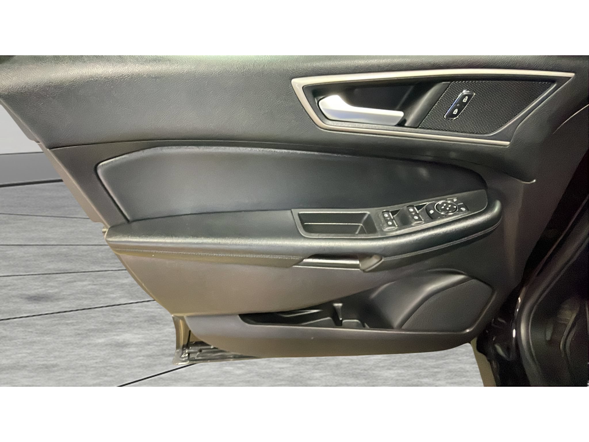 Used 2022 Ford Edge SEL AWD/4WD image 9