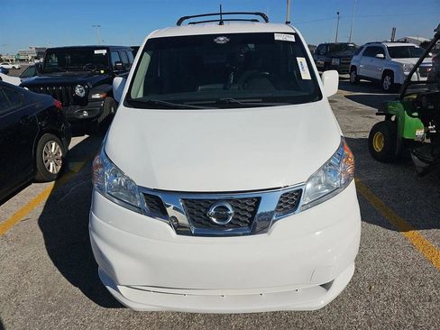 Used 2019 Nissan NV200 SV image 2