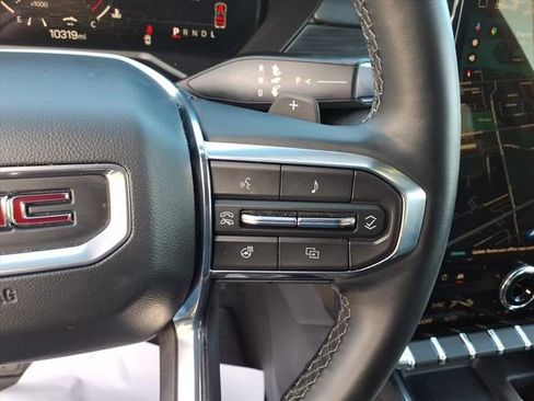 Used 2025 GMC Acadia Elevation image 17