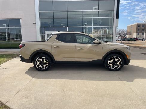 Used 2023 Hyundai Santa Cruz Limited image 4