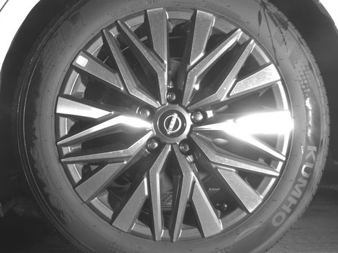 Used 2025 Nissan Altima 2.5 SV FWD image 14