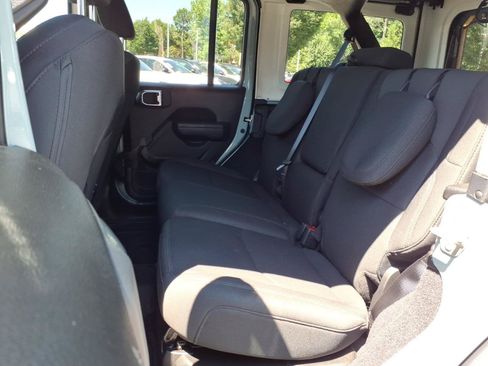 Used 2023 Jeep Wrangler Unlimited w/ Sun & Screen Package AWD/4WD image 21
