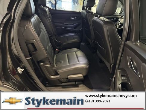Used 2022 Chevrolet Traverse RS image 12