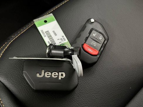 New 2025 Jeep Gladiator Sport w/ Premium Package image 34