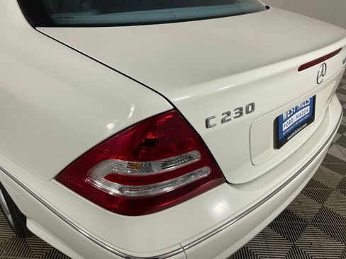 Used 2005 Mercedes-Benz C 230 Sedan image 16
