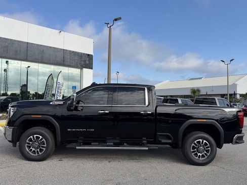 New 2026 GMC Sierra 2500 SLT w/ SLT Premium Package AWD/4WD image 8