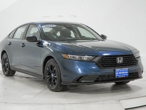 Certified 2025 Honda Accord SE image 14