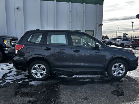 Used 2017 Subaru Forester 2.5i image 6