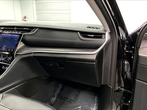 Used 2023 Jeep Grand Cherokee Limited AWD/4WD image 19