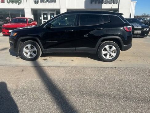 Used 2018 Jeep Compass Latitude w/ Popular Equipment Group image 9