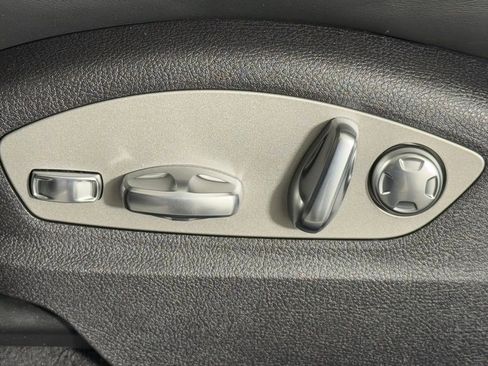 New 2026 Porsche Macan image 37