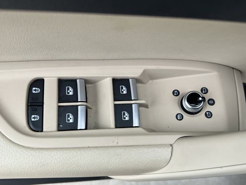 Used 2025 Audi Q5 2.0T Premium w/ Convenience Plus Package image 15