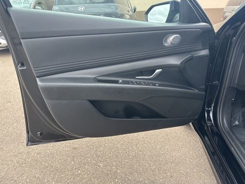 Used 2023 Hyundai Elantra SEL w/ Convenience Package FWD image 13