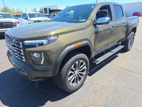 Used 2023 GMC Canyon Denali AWD/4WD image 2