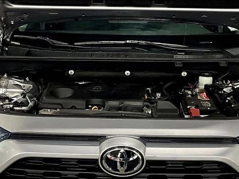 Used 2022 Toyota RAV4 XLE AWD/4WD image 31