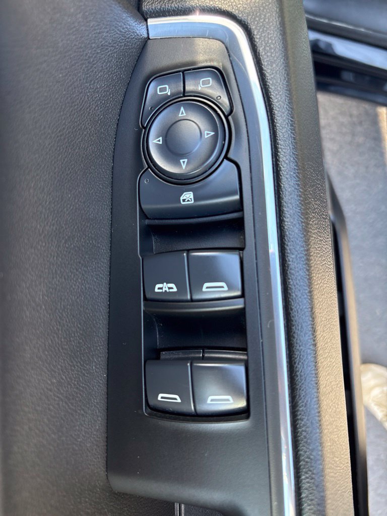 Used 2025 Chevrolet Silverado 1500 LT AWD/4WD image 14