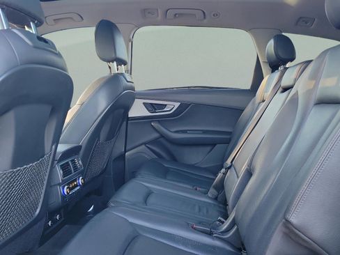 Used 2019 Audi Q7 Premium Plus image 15