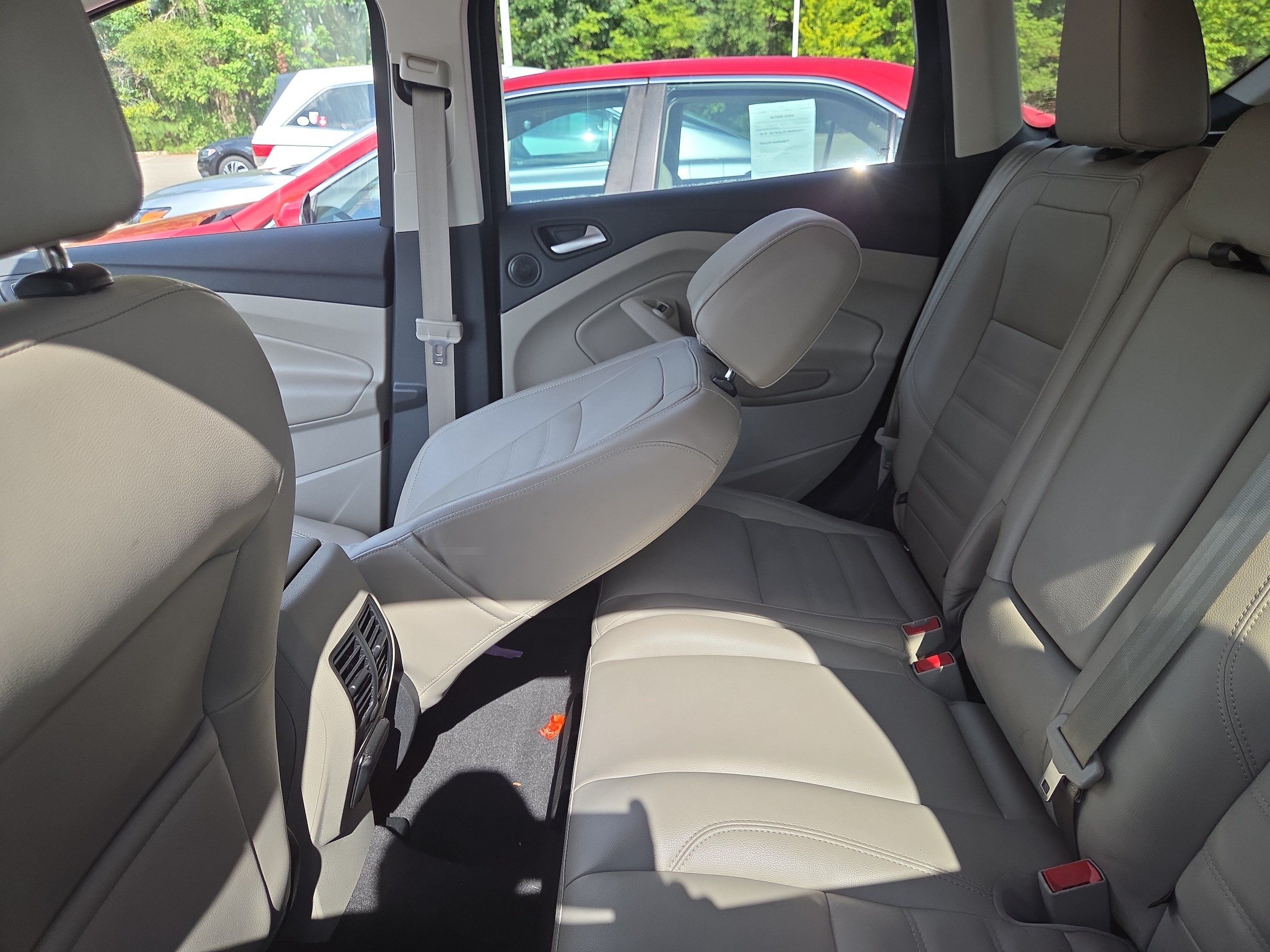 Used 2017 Ford Escape SE w/ SE Leather Comfort Package FWD image 10