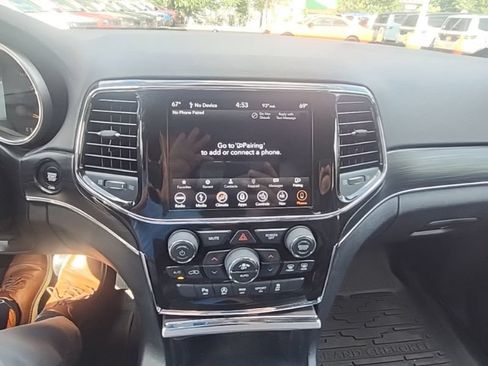 Used 2019 Jeep Grand Cherokee Limited AWD/4WD image 9