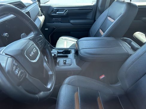 Used 2023 GMC Sierra 1500 AT4 w/ Technology Package AWD/4WD image 12
